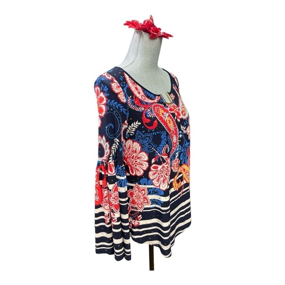 JOSEPH RIBKOFF
Multi/Midnight Blue, Red, Black Paisley and floral Top size 6 - Picture 3 of 16